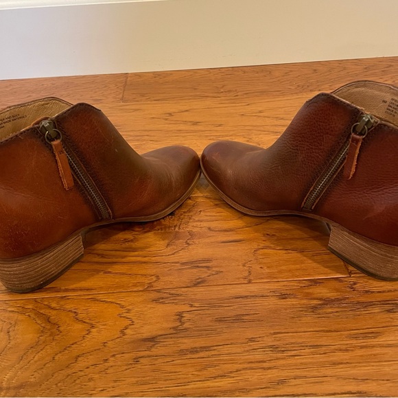 Sofft Brand Brown Leather Healed Bootie size 6 - Picture 11 of 12